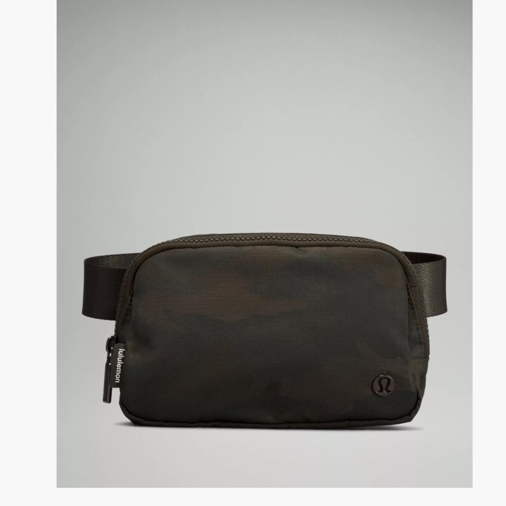 Lululemon Everywhere Belt Bag - Picture 4 of 4